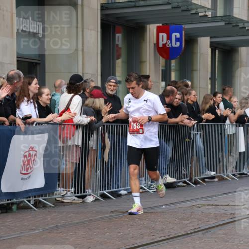 13.09.2026 - 21. swb-Marathon Bremen Strokosch-Dieckow http://msf.ph/oto/10386512 13.09.2026 12:53:44 Ziel 1256, 1629, 5160, 6112, 9399, 9617, 13212, 272, 1089, 1168, 1606, 2352, 3080, 3606, 13212 meine-sportfotos.de