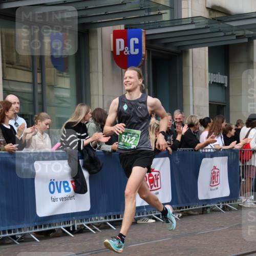 13.09.2026 - 21. swb-Marathon Bremen Strokosch-Dieckow http://msf.ph/oto/10386625 13.09.2026 12:53:54 Ziel 1256, 1629, 6112, 9399, 9617, 272, 1089, 1168, 1606, 3606, 5160, 13212 meine-sportfotos.de