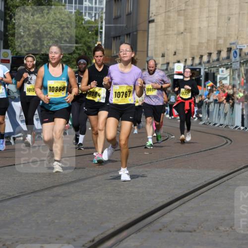 13.09.2026 - 21. swb-Marathon Bremen Strokosch-Dieckow http://msf.ph/oto/10386742 13.09.2026 11:08:14 Ziel 10139, 10660, 10661, 10674, 10830, 10871, 10937, 11037, 11044, 11378, 11404, 11515, 11833, 11958, 12024, 12031, 12066, 12097, 12307, 12511, 12512, 10851, 11124, 11509, 11560, 11561, 11888, 11968, 12073, 12164, 12315, 12325, 12410 meine-sportfotos.de