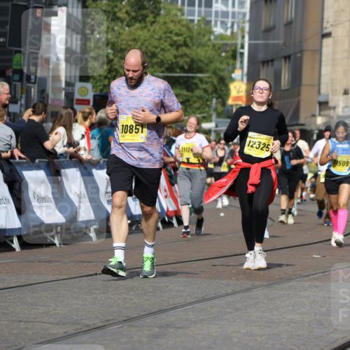 13.09.2026 - 21. swb-Marathon Bremen Strokosch-Dieckow http://msf.ph/oto/10386797 13.09.2026 11:08:19 Ziel 10139, 10404, 10493, 10660, 10674, 10767, 10859, 10937, 11044, 11378, 11404, 11659, 11831, 11833, 11958, 12024, 12031, 12066, 12160, 12248, 12384, 12389, 12511, 12512, 10229, 11065, 11124, 11509, 11560, 11561, 11678, 11888, 11968, 12073, 12164, 12315, 12410, 12516 meine-sportfotos.de