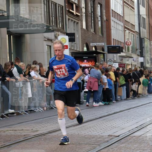 13.09.2026 - 21. swb-Marathon Bremen Strokosch-Dieckow http://msf.ph/oto/10386799 13.09.2026 12:54:22 Ziel 1020, 1256, 1629, 6112, 9399, 9617 meine-sportfotos.de