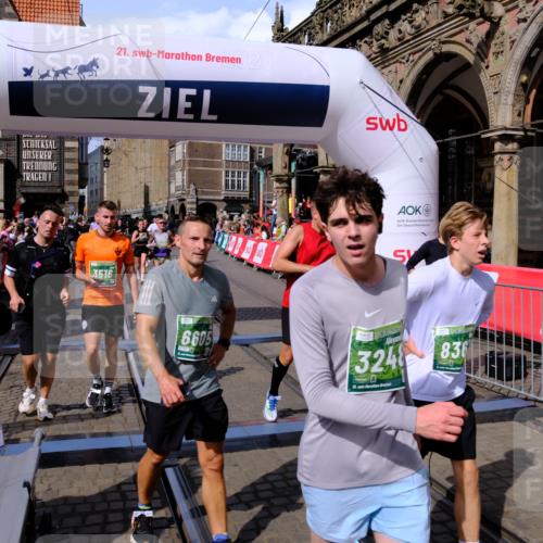 13.09.2026 - 21. swb-Marathon Bremen Tim E. http://msf.ph/oto/10386803 13.09.2026 13:26:24 Ziel 1896, 2062, 2666, 3248, 3516, 4067, 4476, 4723, 4724, 5558, 5701, 5854, 5906, 6605, 6886, 7638, 8361, 8592, 8635, 9266, 9794 meine-sportfotos.de