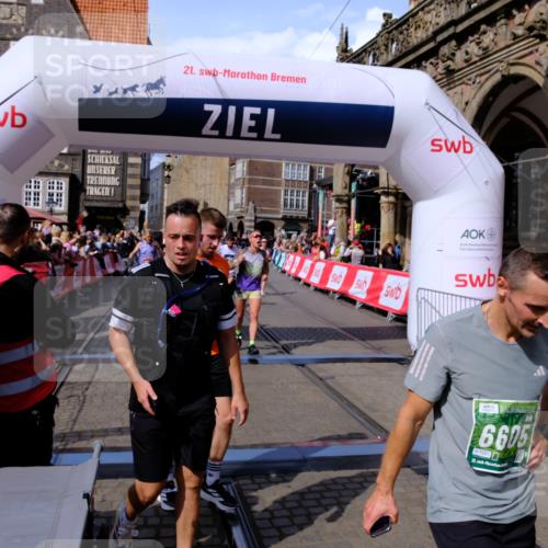 13.09.2026 - 21. swb-Marathon Bremen Tim E. http://msf.ph/oto/10386834 13.09.2026 13:26:26 Ziel 1896, 2062, 2666, 3248, 3516, 3983, 4476, 4723, 4724, 5558, 5854, 5906, 5934, 6605, 6886, 8361, 8592, 8635, 9266, 9794 meine-sportfotos.de