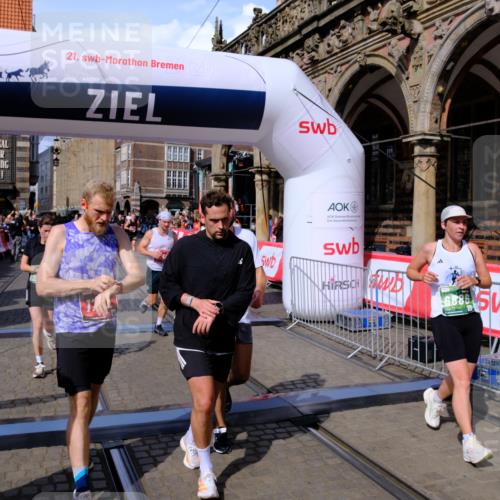 13.09.2026 - 21. swb-Marathon Bremen Tim E. http://msf.ph/oto/10386900 13.09.2026 13:26:31 Ziel 1896, 2434, 2658, 2666, 3983, 4723, 4724, 5747, 5854, 5906, 5934, 6230, 6639, 6886, 7626, 8635, 8817 meine-sportfotos.de