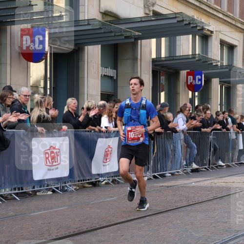 13.09.2026 - 21. swb-Marathon Bremen Strokosch-Dieckow http://msf.ph/oto/10386905 13.09.2026 12:54:46 Ziel 3744, 13085, 1020 meine-sportfotos.de