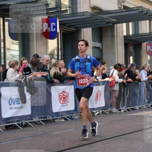 13.09.2026 - 21. swb-Marathon Bremen Strokosch-Dieckow http://msf.ph/oto/10386912 13.09.2026 12:54:46 Ziel 3744, 13085, 1020 meine-sportfotos.de
