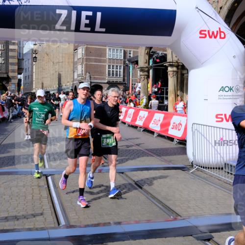 13.09.2026 - 21. swb-Marathon Bremen Tim E. http://msf.ph/oto/10387046 13.09.2026 13:26:42 Ziel 1368, 1649, 2434, 2658, 3603, 3983, 4077, 4723, 5747, 5934, 5992, 6230, 6639, 7626, 8817, 9260, 13195 meine-sportfotos.de
