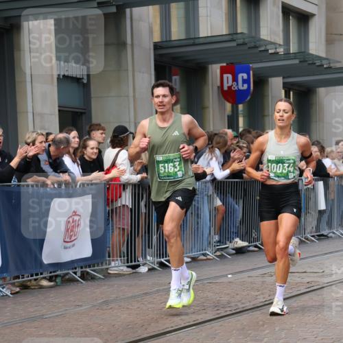 13.09.2026 - 21. swb-Marathon Bremen Strokosch-Dieckow http://msf.ph/oto/10387102 13.09.2026 12:55:38 Ziel 1583, 2072, 5163, 10034, 13080, 299, 1724, 4381, 9630 meine-sportfotos.de