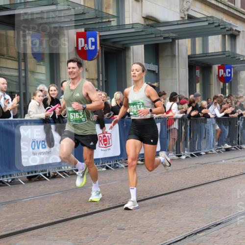 13.09.2026 - 21. swb-Marathon Bremen Strokosch-Dieckow http://msf.ph/oto/10387140 13.09.2026 12:55:39 Ziel 1583, 2072, 5163, 10034, 13080, 299, 1724, 4381, 9630 meine-sportfotos.de