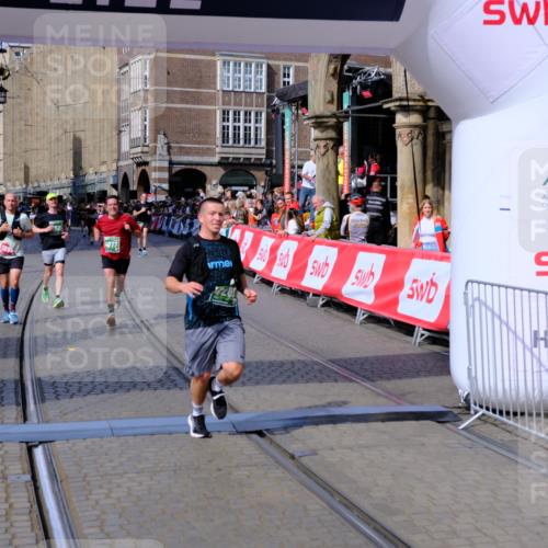 13.09.2026 - 21. swb-Marathon Bremen Tim E. http://msf.ph/oto/10387148 13.09.2026 13:26:53 Ziel 1368, 1649, 2779, 3526, 3603, 3852, 4077, 4598, 6289, 6375, 6548, 8112, 9260, 13195 meine-sportfotos.de