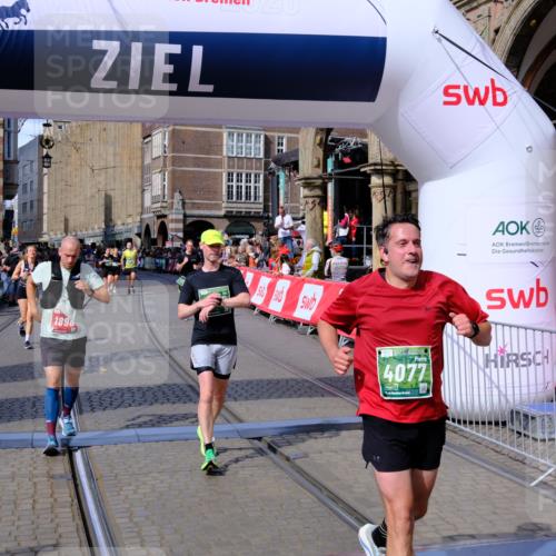 13.09.2026 - 21. swb-Marathon Bremen Tim E. http://msf.ph/oto/10387238 13.09.2026 13:26:56 Ziel 1368, 2779, 3526, 3852, 3893, 4077, 4598, 5054, 6289, 6375, 6548, 8112, 9260, 13097 meine-sportfotos.de