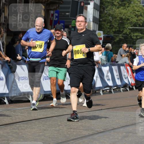 13.09.2026 - 21. swb-Marathon Bremen Strokosch-Dieckow http://msf.ph/oto/10387243 13.09.2026 11:08:48 Ziel 10229, 11065, 11124, 11509, 11560, 11561, 11678, 11888, 11968, 12073, 12162, 12164, 12315, 12410, 12516, 10217, 10455, 10599, 11011, 11053, 11074, 11434, 11531, 11812, 11905, 12192, 12353, 12438, 12554 meine-sportfotos.de