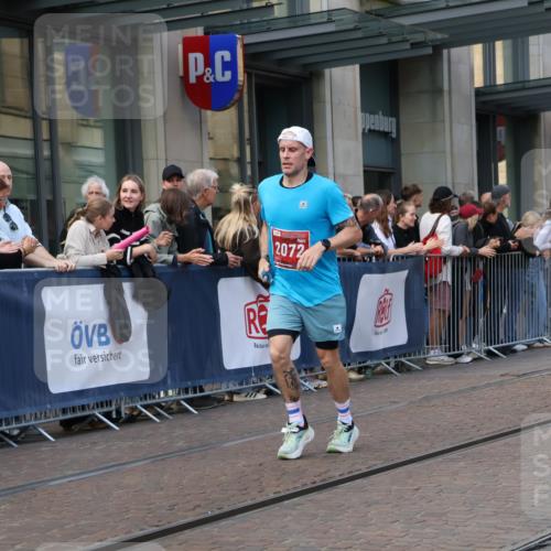 13.09.2026 - 21. swb-Marathon Bremen Strokosch-Dieckow http://msf.ph/oto/10387288 13.09.2026 12:55:48 Ziel 250, 1583, 6630, 13080, 299, 1724, 2072, 4381, 5163, 9630, 10034 meine-sportfotos.de