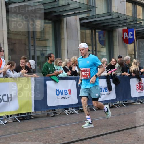 13.09.2026 - 21. swb-Marathon Bremen Strokosch-Dieckow http://msf.ph/oto/10387308 13.09.2026 12:55:49 Ziel 250, 1583, 6630, 13080, 299, 1583, 1724, 2072, 4381, 5163, 9630, 10034 meine-sportfotos.de