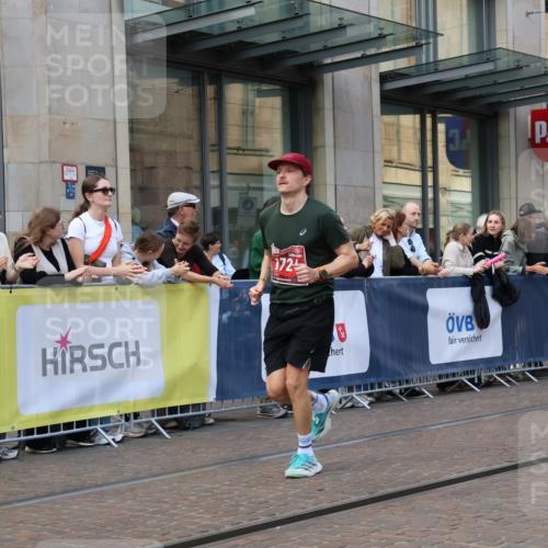 13.09.2026 - 21. swb-Marathon Bremen Strokosch-Dieckow http://msf.ph/oto/10387347 13.09.2026 12:55:51 Ziel 250, 6630, 13080, 299, 1583, 1724, 2072, 4381, 5163, 9630, 10034, 13080 meine-sportfotos.de