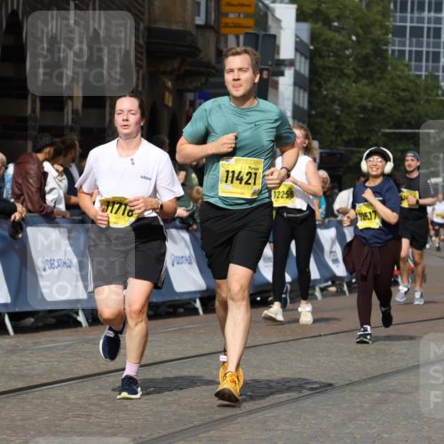 13.09.2026 - 21. swb-Marathon Bremen Strokosch-Dieckow http://msf.ph/oto/10387359 13.09.2026 11:08:52 Ziel 10229, 10609, 11065, 11124, 11560, 11561, 11678, 11834, 11888, 11968, 12073, 12162, 12164, 12315, 12410, 12516, 10217, 10321, 10455, 10570, 10630, 11011, 11053, 11074, 11138, 11531, 11812, 11905, 12192, 12337, 12438, 12554 meine-sportfotos.de