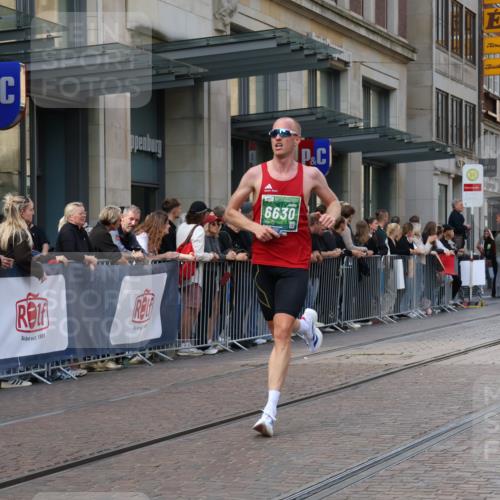 13.09.2026 - 21. swb-Marathon Bremen Strokosch-Dieckow http://msf.ph/oto/10387379 13.09.2026 12:55:55 Ziel 250, 6630, 1583, 1724, 2072, 5163, 9630, 10034, 13080 meine-sportfotos.de