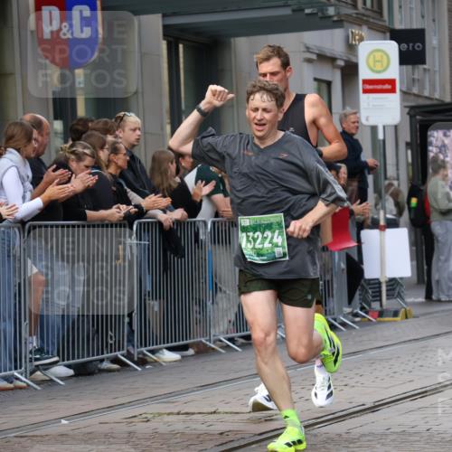 13.09.2026 - 21. swb-Marathon Bremen Strokosch-Dieckow http://msf.ph/oto/10387471 13.09.2026 12:56:19 Ziel 901, 1212, 1288, 4936, 13224, 250, 6630 meine-sportfotos.de