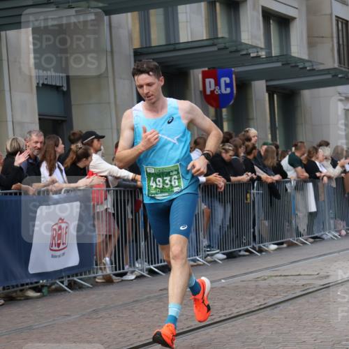 13.09.2026 - 21. swb-Marathon Bremen Strokosch-Dieckow http://msf.ph/oto/10387538 13.09.2026 12:56:22 Ziel 901, 1212, 1288, 4936, 13224, 250, 6630 meine-sportfotos.de