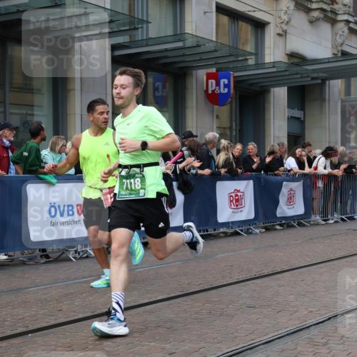 13.09.2026 - 21. swb-Marathon Bremen Strokosch-Dieckow http://msf.ph/oto/10387625 13.09.2026 12:56:42 Ziel 365, 573, 850, 3368, 6201, 7118, 7671, 901, 1212, 1288, 4936, 13224 meine-sportfotos.de