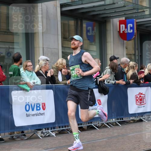 13.09.2026 - 21. swb-Marathon Bremen Strokosch-Dieckow http://msf.ph/oto/10387783 13.09.2026 12:57:00 Ziel 850, 1875, 2986, 3368, 5912, 6264, 365, 573, 901, 6201, 7118, 7671 meine-sportfotos.de