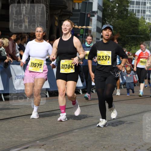 13.09.2026 - 21. swb-Marathon Bremen Strokosch-Dieckow http://msf.ph/oto/10387793 13.09.2026 11:09:15 Ziel 10217, 10455, 10469, 10599, 10630, 11011, 11053, 11074, 11421, 11434, 11531, 11718, 11812, 11905, 12192, 12256, 12353, 12438, 12517, 12554, 10556, 10664, 10694, 10769, 10823, 10981, 11225, 11764, 11882, 11883, 11914, 11915, 11995, 12322, 12474, 12491, 12532, 13607 meine-sportfotos.de