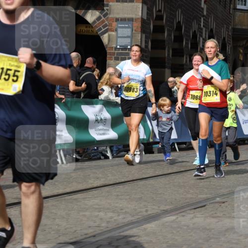 13.09.2026 - 21. swb-Marathon Bremen Strokosch-Dieckow http://msf.ph/oto/10387900 13.09.2026 11:09:21 Ziel 10217, 10321, 10455, 10570, 10599, 10630, 11011, 11053, 11074, 11091, 11138, 11304, 11434, 11531, 11578, 11812, 11905, 12155, 12192, 12337, 12353, 12438, 12554, 10386, 10424, 10556, 10712, 10769, 10823, 10981, 11192, 11225, 11883, 11914, 11937, 11995, 12322, 12409, 12474, 12532 meine-sportfotos.de