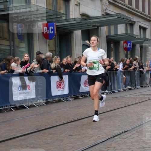 13.09.2026 - 21. swb-Marathon Bremen Strokosch-Dieckow http://msf.ph/oto/10387978 13.09.2026 12:57:21 Ziel 919, 2986, 4795, 6264, 365, 850, 1875, 3368, 5912 meine-sportfotos.de