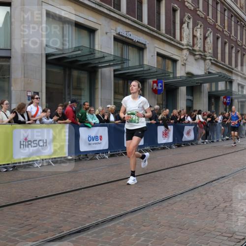 13.09.2026 - 21. swb-Marathon Bremen Strokosch-Dieckow http://msf.ph/oto/10387997 13.09.2026 12:57:22 Ziel 919, 2986, 4795, 6264, 365, 850, 1875, 3368, 5912 meine-sportfotos.de