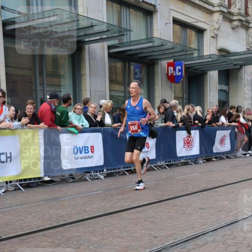 13.09.2026 - 21. swb-Marathon Bremen Strokosch-Dieckow http://msf.ph/oto/10388020 13.09.2026 12:57:24 Ziel 919, 4795, 850, 1875, 2986, 3368, 5912, 6264 meine-sportfotos.de