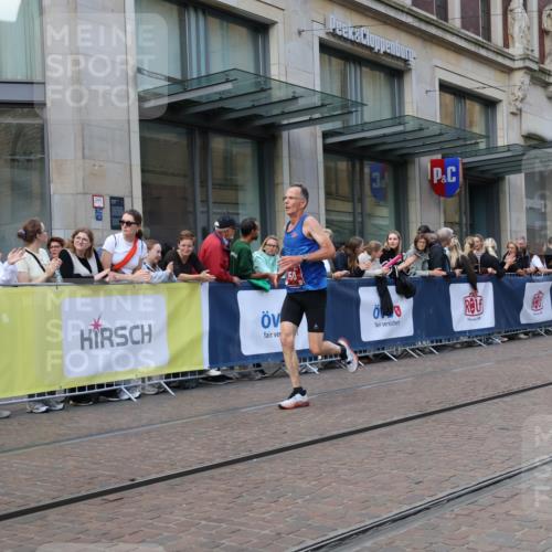 13.09.2026 - 21. swb-Marathon Bremen Strokosch-Dieckow http://msf.ph/oto/10388026 13.09.2026 12:57:24 Ziel 919, 4795, 850, 1875, 2986, 3368, 5912, 6264 meine-sportfotos.de