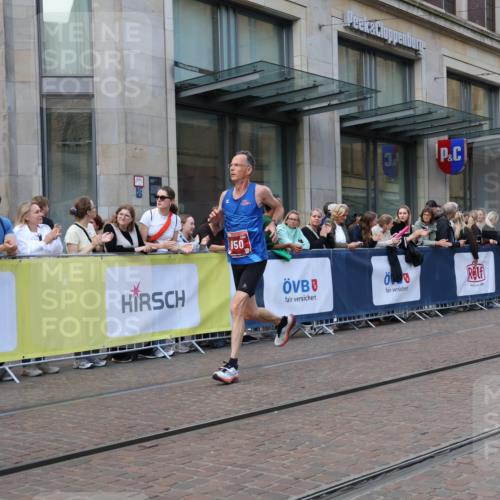 13.09.2026 - 21. swb-Marathon Bremen Strokosch-Dieckow http://msf.ph/oto/10388031 13.09.2026 12:57:25 Ziel 919, 4795, 850, 1875, 2986, 3368, 5912, 6264 meine-sportfotos.de