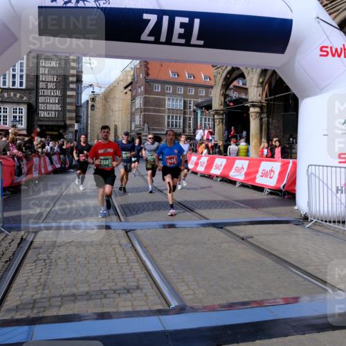 13.09.2026 - 21. swb-Marathon Bremen Tim E. http://msf.ph/oto/10388073 13.09.2026 13:28:43 Ziel 178, 210, 1239, 1380, 1460, 2047, 2764, 2977, 3028, 3294, 3597, 4250, 5250, 5683, 5889, 8429, 8483, 8570, 9064, 9549 meine-sportfotos.de