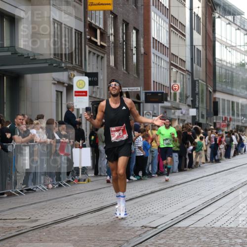 13.09.2026 - 21. swb-Marathon Bremen Strokosch-Dieckow http://msf.ph/oto/10388083 13.09.2026 12:57:42 Ziel 1323, 2073, 2099, 9065, 919, 1875, 2986, 4795, 6264 meine-sportfotos.de