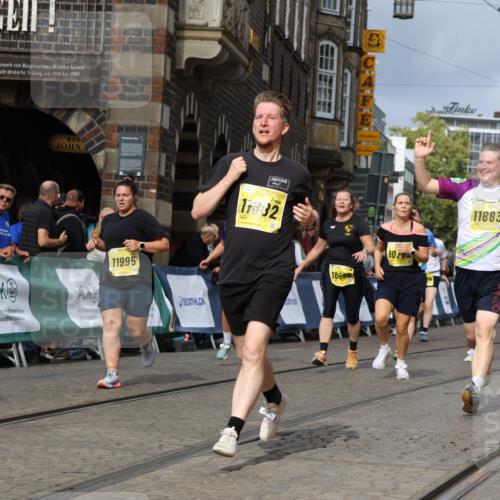 13.09.2026 - 21. swb-Marathon Bremen Strokosch-Dieckow http://msf.ph/oto/10388099 13.09.2026 11:09:32 Ziel 10314, 10321, 10570, 10630, 10664, 10686, 10694, 10983, 11091, 11138, 11304, 11578, 11764, 11882, 11915, 11987, 12155, 12192, 12337, 12491, 12554, 13607, 10234, 10386, 10417, 10424, 10696, 10712, 10785, 10990, 10991, 11192, 11937, 12409, 12449 meine-sportfotos.de