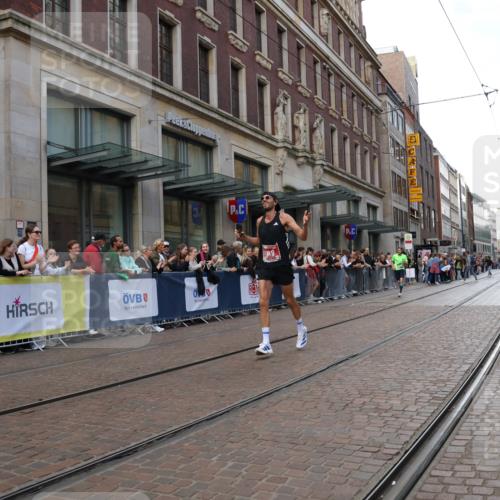 13.09.2026 - 21. swb-Marathon Bremen Strokosch-Dieckow http://msf.ph/oto/10388151 13.09.2026 12:57:46 Ziel 1323, 1604, 1717, 2073, 2099, 9065, 919, 2986, 4795, 6264 meine-sportfotos.de