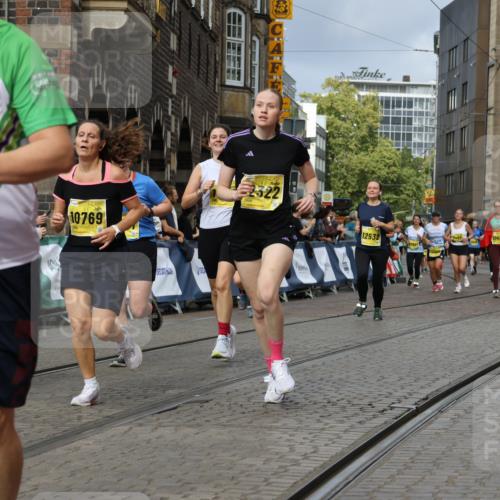 13.09.2026 - 21. swb-Marathon Bremen Strokosch-Dieckow http://msf.ph/oto/10388208 13.09.2026 11:09:34 Ziel 10314, 10321, 10570, 10630, 10664, 10686, 10694, 10823, 10983, 11091, 11138, 11304, 11578, 11764, 11882, 11883, 11915, 11987, 11995, 12155, 12322, 12337, 12491, 12554, 13607, 10234, 10386, 10417, 10645, 10696, 10712, 10737, 10785, 10990, 10991, 11937, 12409, 12449 meine-sportfotos.de