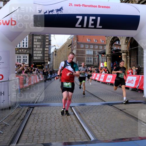 13.09.2026 - 21. swb-Marathon Bremen Tim E. http://msf.ph/oto/10388291 13.09.2026 13:29:00 Ziel 613, 1914, 2276, 2764, 2891, 3028, 3348, 3444, 4102, 4564, 5267, 5531, 5691, 6914, 6957, 7134, 7263, 7527, 8938, 9176, 9562, 13012, 13174 meine-sportfotos.de