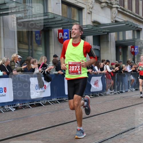 13.09.2026 - 21. swb-Marathon Bremen Strokosch-Dieckow http://msf.ph/oto/10388393 13.09.2026 12:58:22 Ziel 346, 1576, 2049, 5672, 6198, 6929, 8311, 8394, 1379, 1472, 1604, 1717, 2073, 2099, 9065 meine-sportfotos.de