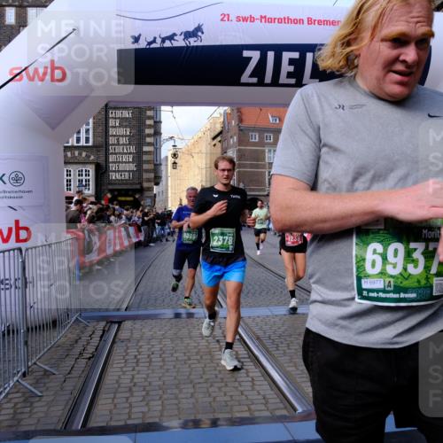 13.09.2026 - 21. swb-Marathon Bremen Tim E. http://msf.ph/oto/10388442 13.09.2026 13:29:18 Ziel 394, 430, 565, 687, 722, 725, 745, 936, 1014, 1274, 1688, 2070, 2223, 2378, 2851, 3419, 3665, 3938, 4590, 5225, 5267, 5531, 5691, 5865, 6099, 6817, 6937, 6955, 7134, 8984, 8985, 9562, 9661, 13174 meine-sportfotos.de