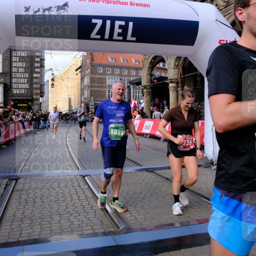 13.09.2026 - 21. swb-Marathon Bremen Tim E. http://msf.ph/oto/10388461 13.09.2026 13:29:20 Ziel 394, 430, 565, 687, 722, 725, 745, 936, 1014, 1274, 1688, 2070, 2223, 2378, 2851, 3419, 3665, 3938, 4590, 5225, 5531, 5691, 5865, 6099, 6817, 6937, 6955, 7134, 8984, 8985, 9562, 9661 meine-sportfotos.de