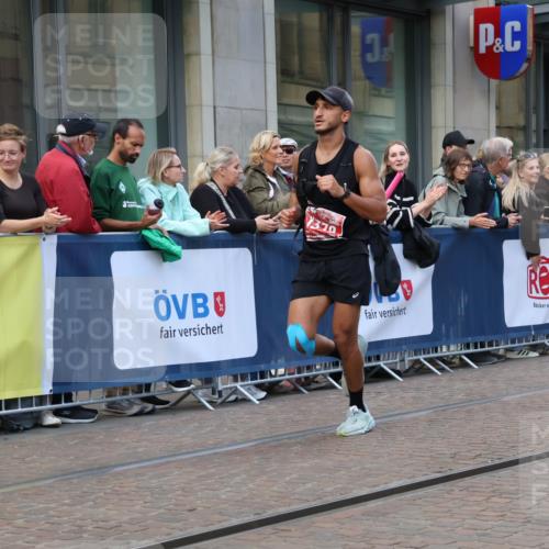 13.09.2026 - 21. swb-Marathon Bremen Strokosch-Dieckow http://msf.ph/oto/10388488 13.09.2026 12:58:29 Ziel 346, 1576, 2049, 3624, 4847, 5672, 6929, 8065, 346, 1379, 1472, 1604, 1717, 2073, 6198, 8311, 8394 meine-sportfotos.de