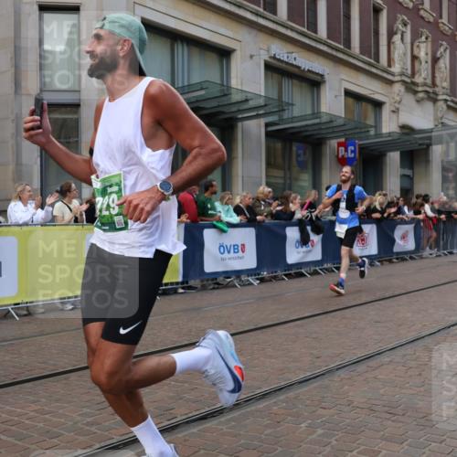 13.09.2026 - 21. swb-Marathon Bremen Strokosch-Dieckow http://msf.ph/oto/10388510 13.09.2026 12:58:31 Ziel 1118, 1576, 2049, 3624, 4847, 5672, 6929, 8065, 8994, 9329, 346, 1379, 1472, 1604, 1717, 6198, 8311, 8394 meine-sportfotos.de