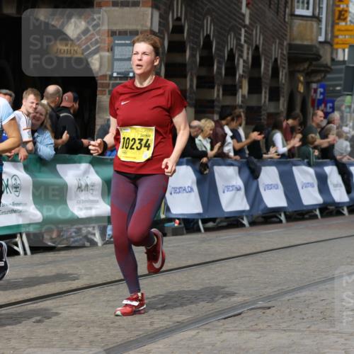 13.09.2026 - 21. swb-Marathon Bremen Strokosch-Dieckow http://msf.ph/oto/10388533 13.09.2026 11:09:50 Ziel 10234, 10386, 10417, 10424, 10556, 10664, 10694, 10712, 10769, 10785, 10823, 10981, 11192, 11225, 11882, 11883, 11914, 11915, 11937, 11995, 12322, 12409, 12474, 12532, 10299, 10435, 10751, 11119, 11383, 11437, 11441 meine-sportfotos.de