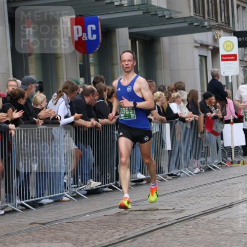 13.09.2026 - 21. swb-Marathon Bremen Strokosch-Dieckow http://msf.ph/oto/10388538 13.09.2026 12:58:35 Ziel 1118, 1576, 3624, 4399, 4847, 6929, 8065, 8994, 9120, 9329, 346, 1379, 1472, 1604, 1717, 2049, 5672, 6198, 8311, 8394 meine-sportfotos.de