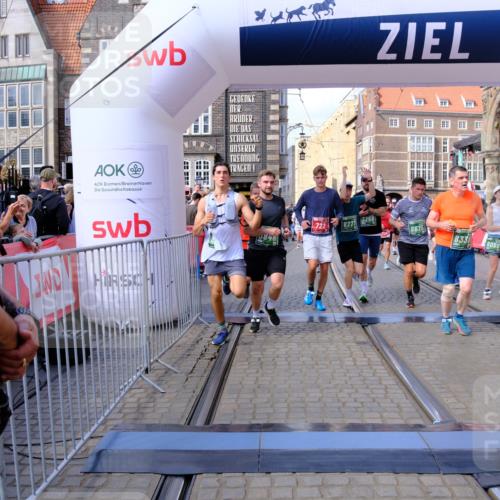 13.09.2026 - 21. swb-Marathon Bremen Tim E. http://msf.ph/oto/10388647 13.09.2026 13:29:41 Ziel 132, 303, 596, 651, 1083, 1365, 1387, 1545, 1823, 2023, 2076, 2301, 2742, 2867, 2957, 3258, 3721, 3796, 3846, 3912, 4541, 5036, 5244, 5599, 6030, 6103, 6499, 6690, 7013, 7149, 7361, 7426, 7631, 7649, 7860, 8007, 8009, 8066, 8099, 8277, 8338, 8675, 8831, 9249, 9889, 10128 meine-sportfotos.de