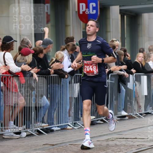 13.09.2026 - 21. swb-Marathon Bremen Strokosch-Dieckow http://msf.ph/oto/10388755 13.09.2026 12:58:51 Ziel 658, 1118, 1248, 1508, 1751, 1993, 2651, 3584, 3688, 4096, 4399, 4847, 6991, 8383, 8994, 9120, 9329, 9533, 346, 1576, 2049, 3624, 4847, 5672, 6929, 8065, 8311 meine-sportfotos.de