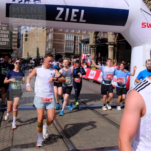 13.09.2026 - 21. swb-Marathon Bremen Tim E. http://msf.ph/oto/10388759 13.09.2026 13:30:05 Ziel 109, 124, 454, 716, 1073, 1173, 1581, 1759, 1861, 2289, 3320, 3618, 3667, 3908, 4115, 4524, 4575, 4576, 6006, 6127, 6725, 7079, 7093, 7384, 7884, 8267, 8481, 8594, 8612, 8771, 8899, 9049, 9534, 9747, 9770, 10013, 13031 meine-sportfotos.de