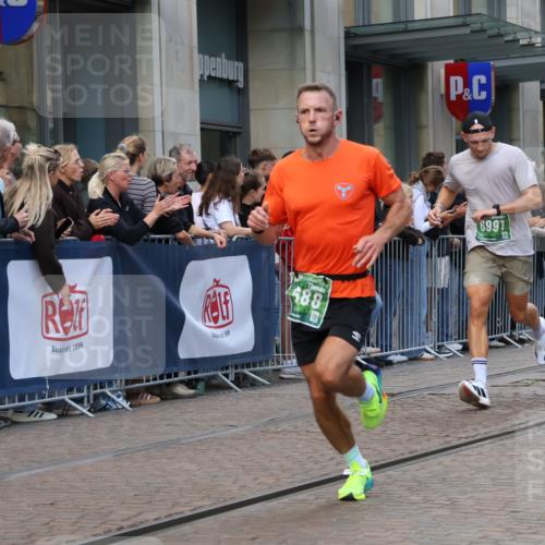 13.09.2026 - 21. swb-Marathon Bremen Strokosch-Dieckow http://msf.ph/oto/10388800 13.09.2026 12:58:54 Ziel 658, 1118, 1248, 1508, 1751, 1800, 1993, 2651, 3584, 3688, 4096, 4399, 6991, 8383, 8994, 9120, 9329, 9533, 346, 1576, 2049, 3624, 4847, 5672, 6929, 8065 meine-sportfotos.de