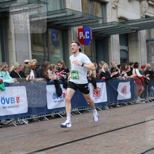 13.09.2026 - 21. swb-Marathon Bremen Strokosch-Dieckow http://msf.ph/oto/10388887 13.09.2026 12:59:00 Ziel 658, 1248, 1508, 1751, 1800, 1993, 2651, 3584, 3688, 4096, 6991, 8383, 9533, 1118, 1576, 3624, 4399, 4847, 6929, 8065, 8994, 9120, 9329 meine-sportfotos.de
